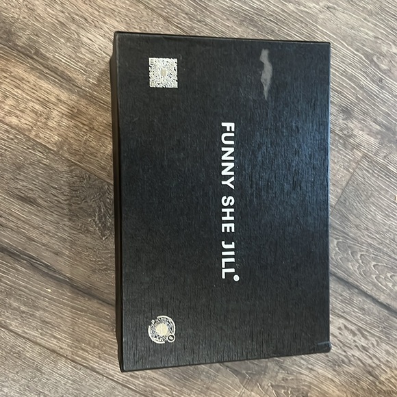 FUNNY SHE JILL - Picture 5 of 5